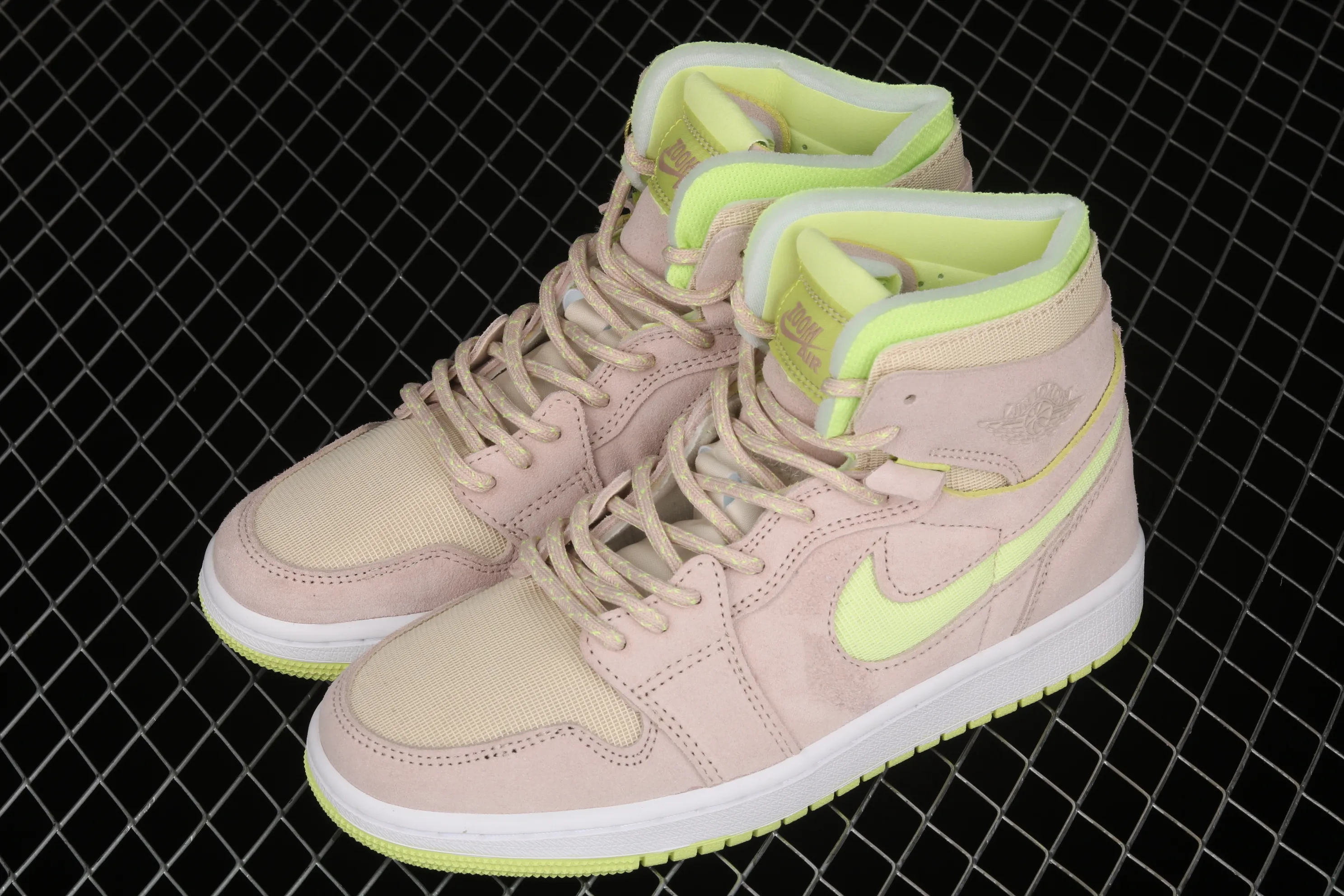 All categories Air Jordan Jordan series basketball shoes Air Jordan 1 High G version Air Jordan 1 Zoom Air CMFT AJ1 Joe 1 Vanilla high-top basketball shoes CT0979-200